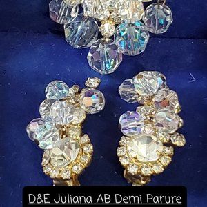 Vintage Juliana D&E  Aurora Borealis Brooch and Earring Set